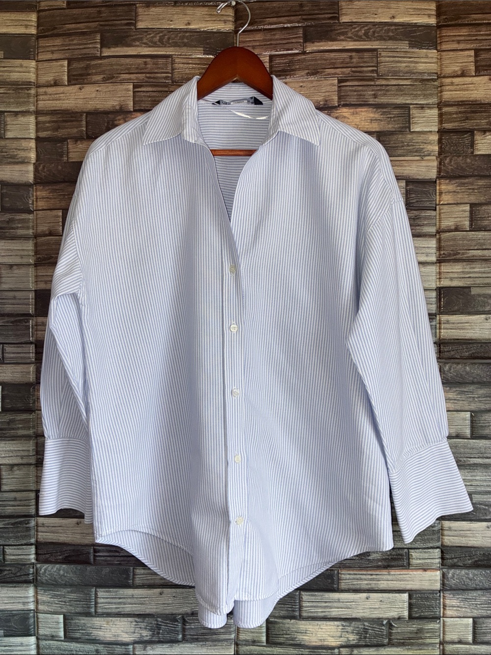 EUC Women’s Zara XS Light Blue Pinstripe Dress Shirt